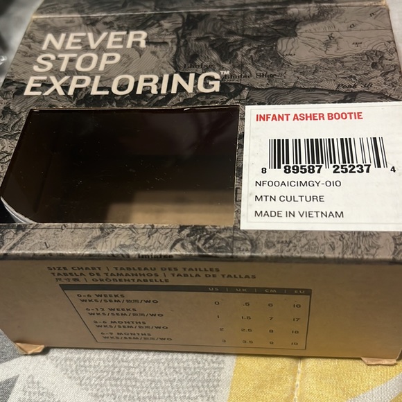 Infant north face boots - Picture 3 of 3